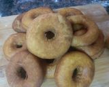A picture of step 5 of Eggless doughnuts.