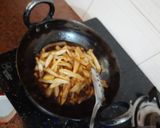 A picture of step 2 of Honey chilli potato.