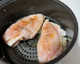 Foto del paso 2 de la receta: Pechuga de pollo rellena de pavo y queso