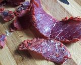صورة لخطوة 2 من وصفة بسطرمة بالبصل والبندورة
