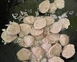Foto langkah ke 6 dari resep Tumis Sawi Putih, Wortel & Bakso.