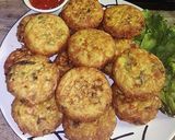 Foto langkah ke 7 dari resep Omelet Mie n Sosis Or Noodle n Sausage Omelette.