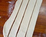 Foto del paso 3 de la receta: Cañoncitos, cuernitos, pan con grasa