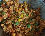 વેજ.મેગી ડોનટ (Veg. Maggi Doughnut Recipe In Gujarati) રેસીપી સ્ટેપ3ફોટો