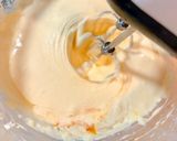 Foto langkah ke 3 dari resep Burnt Basque Cheesecake.
