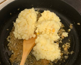 A picture of step 2 of Creamy Curried Samp.