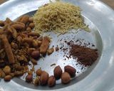 A picture of step 2 of Spicy puffed rice (masala murmure).