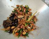 Foto langkah ke 5 dari resep Asin oseng cabe ijo.