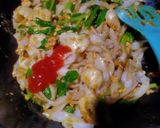 Foto langkah ke 5 dari resep Kwetiau Goreng Pedas.