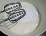 A picture of step 4 of Vanilla cake.