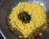 A picture of step 8 of Indori Poha With Jeeravan Masala (Street Style).