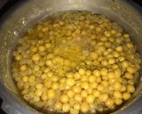 A picture of step 1 of Ragda Pattice.