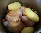 Foto del paso 4 de la receta: Pollo con patatas en la olla exprés a mi manera