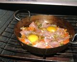 Foto del paso 7 de la receta: Magras con tomate, huevo y crudo