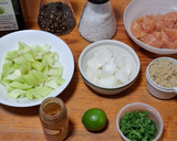 Foto del paso 1 de la receta: Pechuga de pollo con apio y cebolla