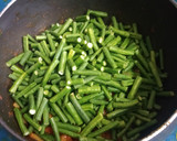 *க்ரீன் லாங் பீன்ஸ் மொழகு புரட்டி*(சுக்கா)(beans chukka recipe in tamil) ரெசிபி ஸ்டேப் 4 புகைப்படம்