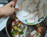 รูปขั้นตอนการทำที่ 3 ของ ต้มยำเห็ด (มังสวิรัติ) | Mushrooms Tum Yum Soup