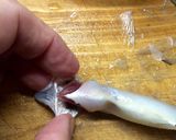 Foto del paso 2 de la receta: Técnicas de cocina: Limpiar el pescado