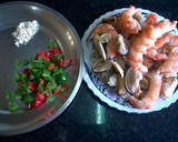Foto del paso 1 de la receta: Mousse de mariscos con salsa tártara 