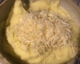 Une image de l'étape 4 de Purée de pommes de terre roseval gratinée à l emmental.