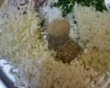 A picture of step 2 of Pizza Paratha or Desi Pizza, without oven.