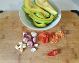 Foto del paso 1 de la receta: Guacamole con yogurt griego