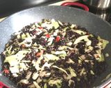 Foto del paso 3 de la receta: Arroz Negro con Col