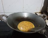 Foto langkah ke 3 dari resep Kerak telor simpel.