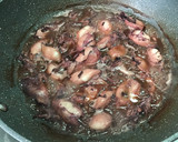 Foto del paso 3 de la receta: Chipirones flambeados al brandy con pasta