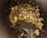 Foto langkah ke 6 dari resep Tumis ikan asin jambal.