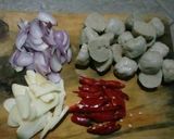 Foto langkah ke 6 dari resep Tumis Caisim Tahu Bakso.