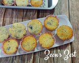 A picture of step 5 of Mulberry and White Butter Cupcakes.