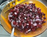 Une image de l'étape 8 de Salade de betteraves et tomates à la feta et oignon rouge.