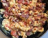 Foto del paso 2 de la receta: Huevos revueltos con salchicha de pavo