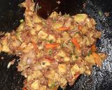 Foto langkah ke 4 dari resep Tumis Kentang Kornet Pedas.
