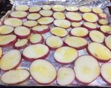 Foto del paso 2 de la receta: Morrones con huevo y queso, y papas con salsa blanca de cebollitas de verdeo!!