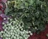 A picture of step 2 of Vegetarian egg fried rice.
