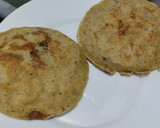 Foto del paso 3 de la receta: Arepas🫓de maiz🌽a mi manera🧈con queso🧀crema y miel🥯🧇🍯