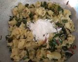 पोटॅटो स्पिनच बॉल्स (potato spinach ball recipe in marathi) रेसिपी स्टेप 6 फोटो 