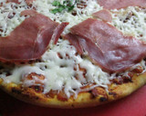 Foto del paso 7 de la receta: Prepizza con lonchas finas de jamón serrano
