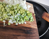 Foto del paso 5 de la receta: Empanadillas de butifarra y acelgas
