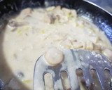 Foto del paso 1 de la receta: Pasta integral con salsa de setas, nata de soja y plato de Queso