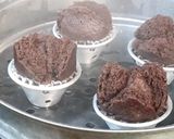 Foto langkah ke 7 dari resep Bolu Kukus Coklat Mekar Gluten Free.