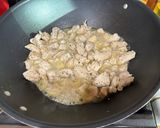 A picture of step 3 of Chicken Chow Mein.
