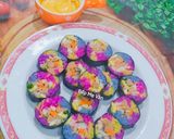 Hình bước làm 5 của món Cơm cuộn sắc màu
