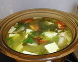 Foto langkah ke 2 dari resep Soup ayam bening sayur asin.