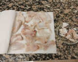 Foto del paso 2 de la receta: Cocotxes de bacallà i cloïsses en salsa verda d'ametlles