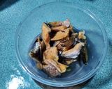 Foto langkah ke 1 dari resep Tumis ikan gabus cabai ijo.