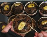 Foto langkah ke 8 dari resep Choco Banana Muffin.