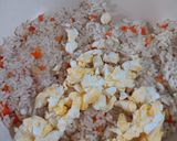 Foto langkah ke 3 dari resep Garlic Butter Rice.
